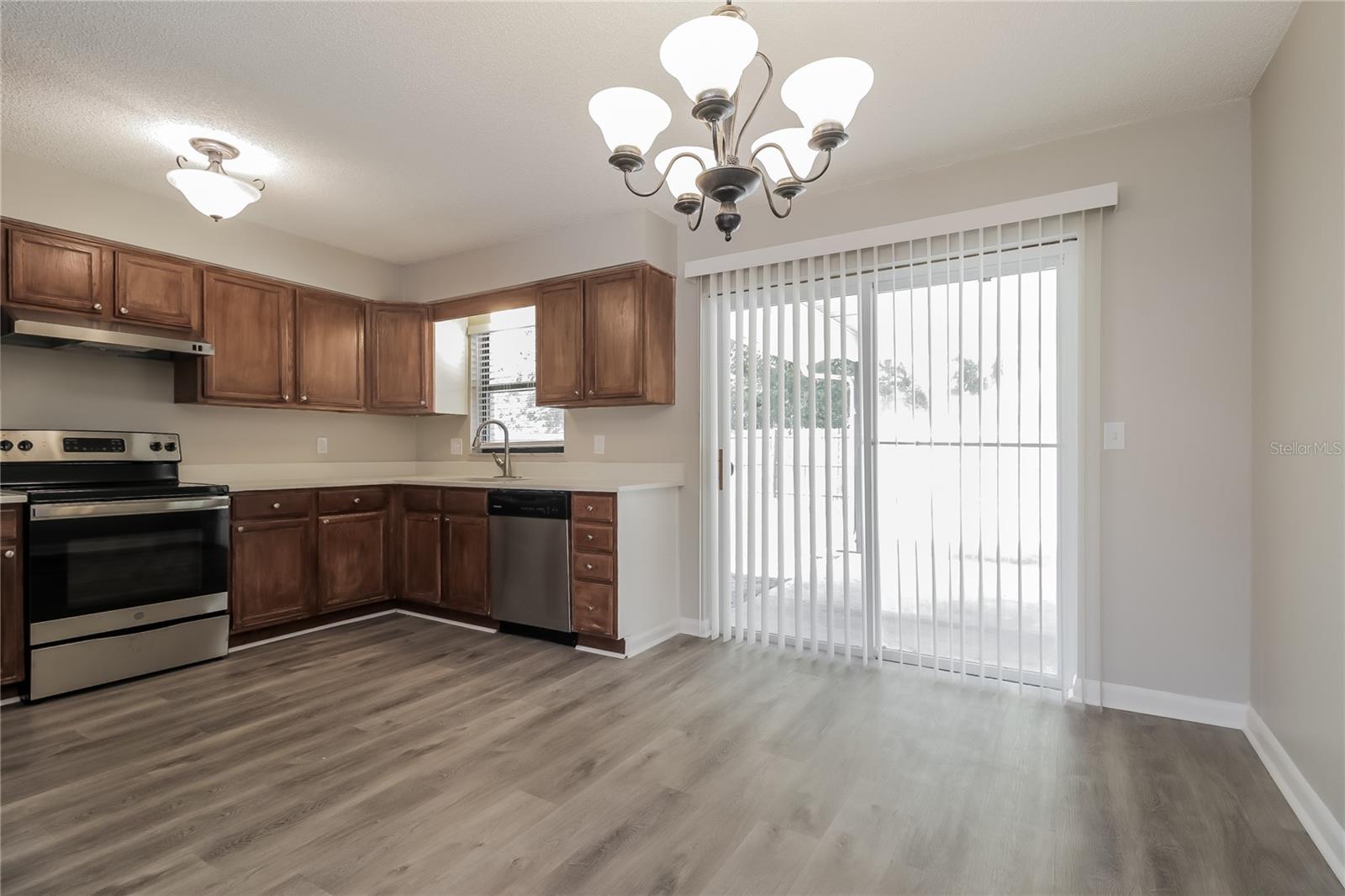 WILDWOOD UNIT 01 - Residential Lease