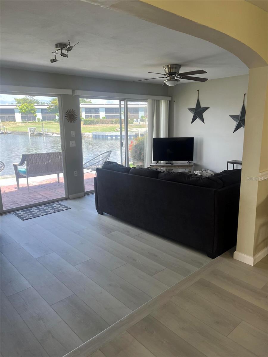 24 OAKWOOD DRIVE N 24