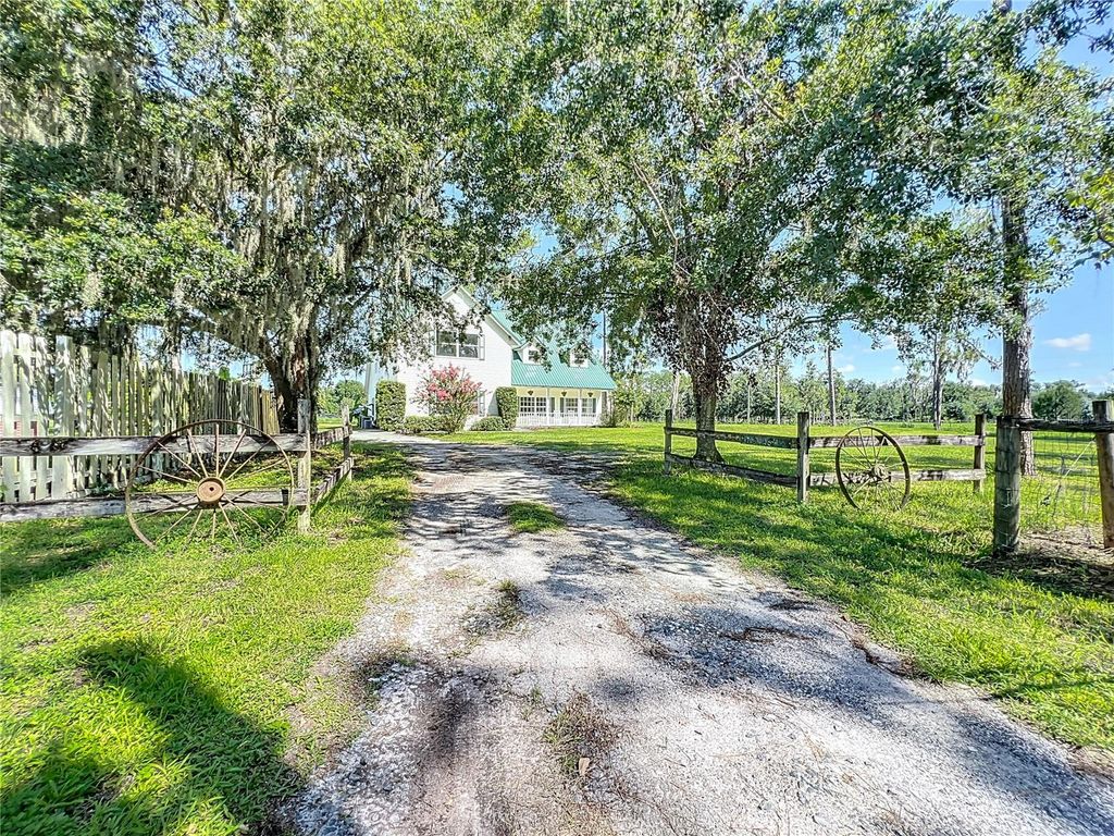 Photo of 10222 Rockridge Road, Lakeland, FL 33810 (MLS # TB8400101)