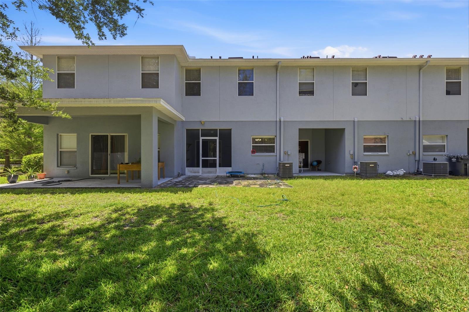 AMBERLY OAKS TWNHMS - Residential Lease