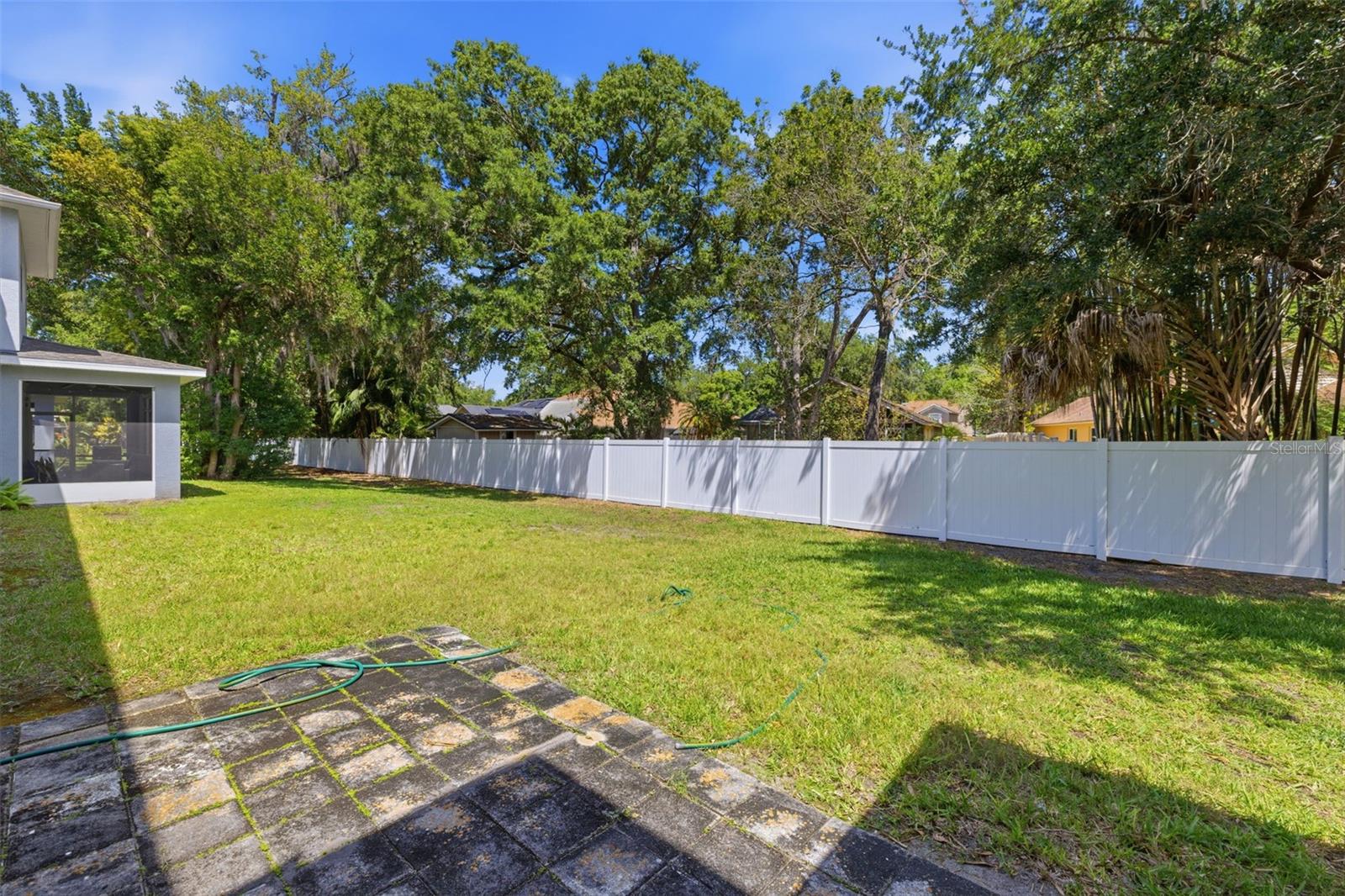 AMBERLY OAKS TWNHMS - Residential Lease