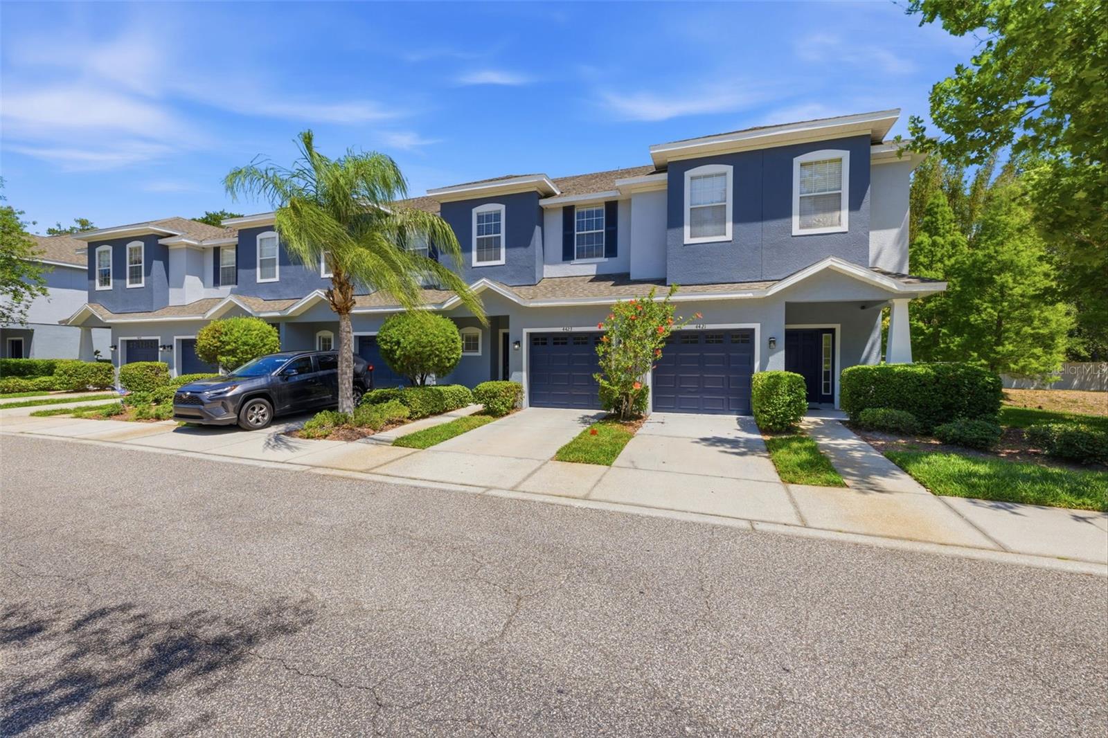 AMBERLY OAKS TWNHMS - Residential Lease