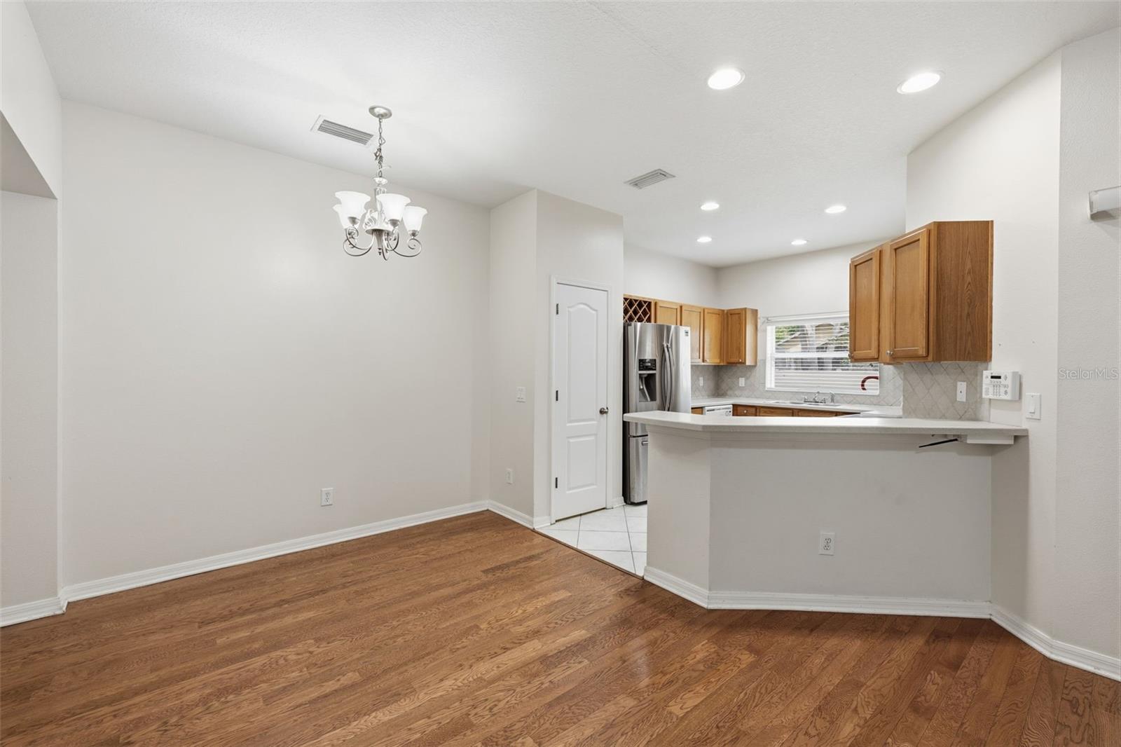 AMBERLY OAKS TWNHMS - Residential Lease