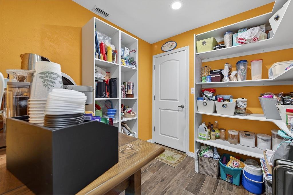 LIGHTHOUSE SHORES - Residential