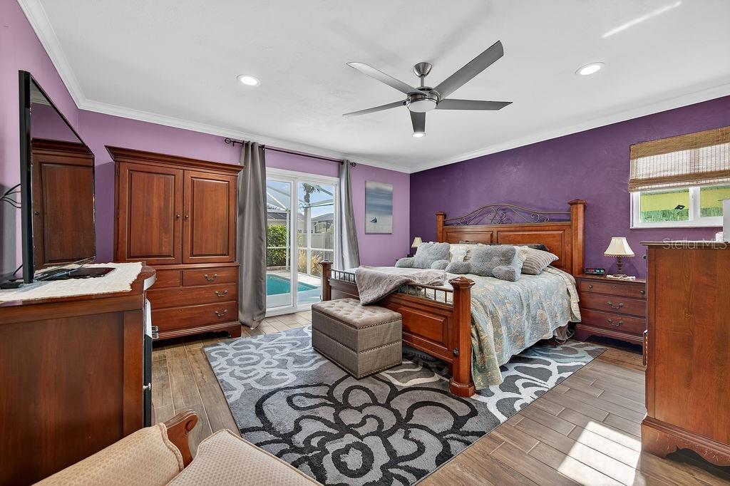 LIGHTHOUSE SHORES - Residential