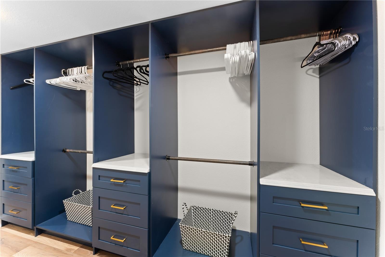 FLOR A MAR - Residential