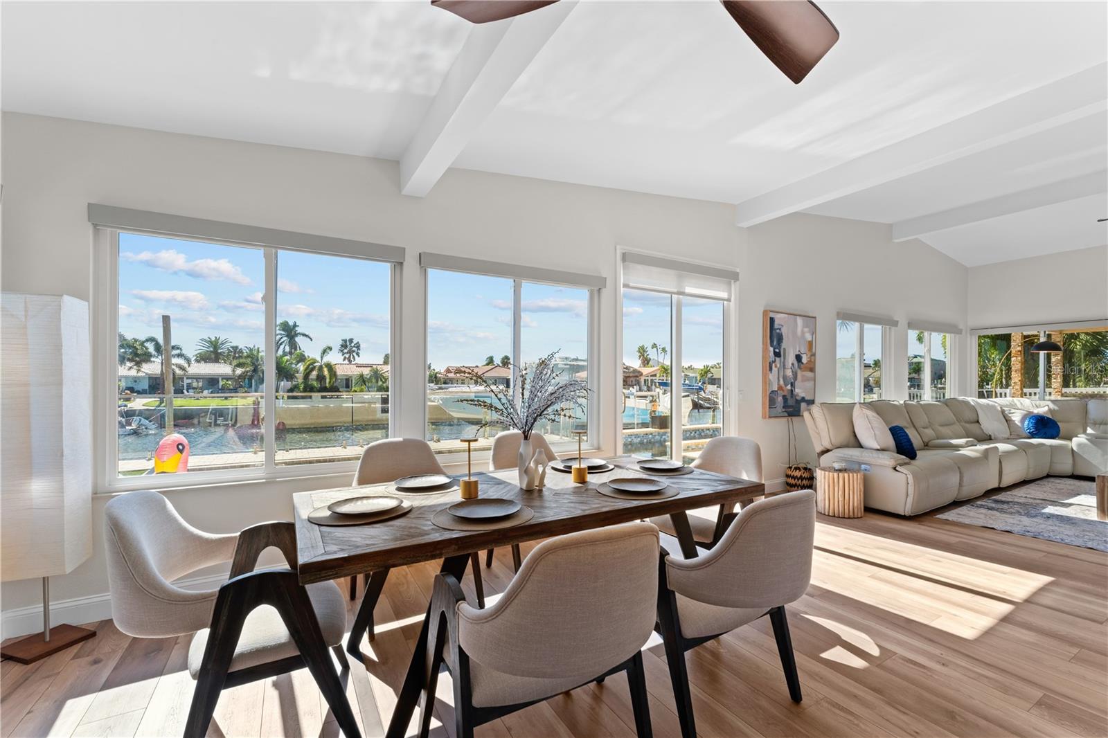 FLOR A MAR - Residential