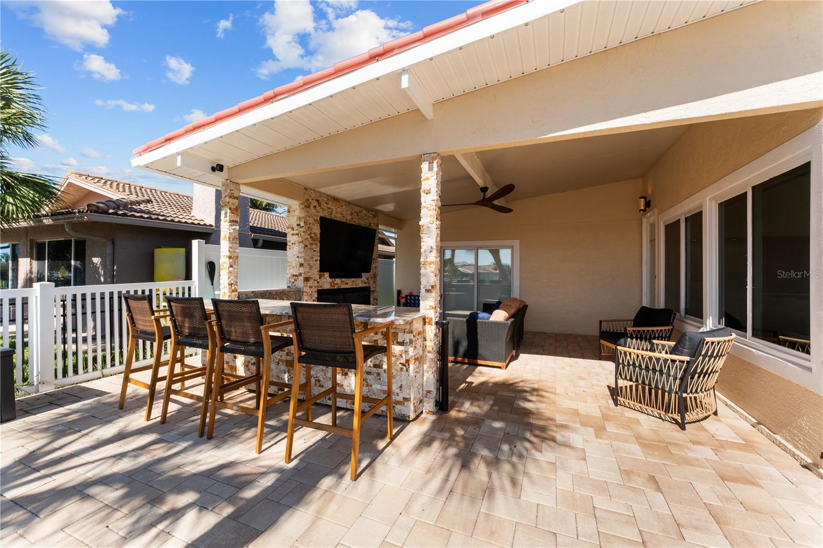 FLOR A MAR - Residential