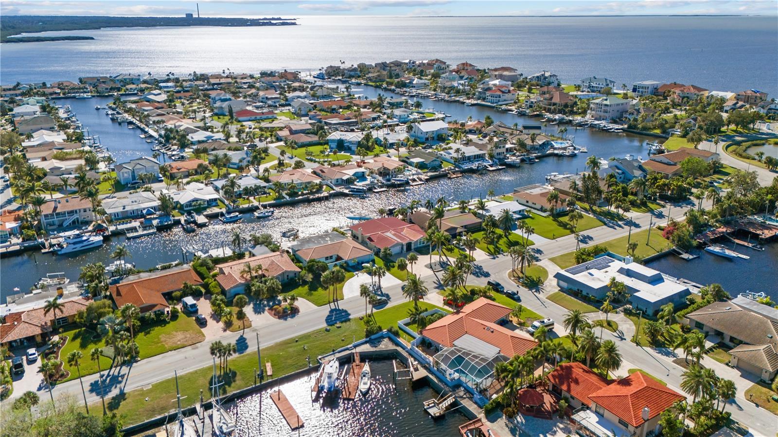 FLOR A MAR - Residential