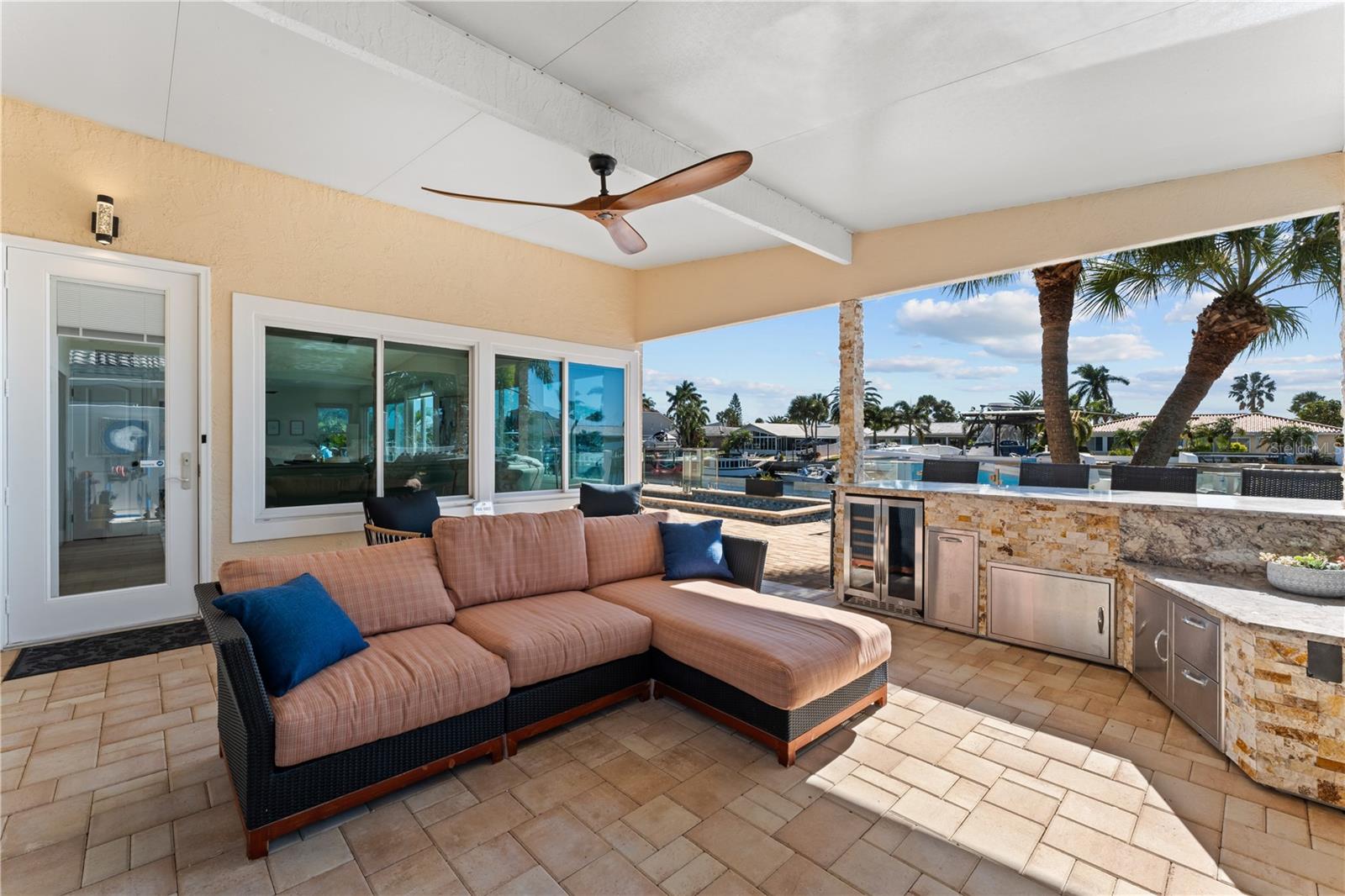 FLOR A MAR - Residential