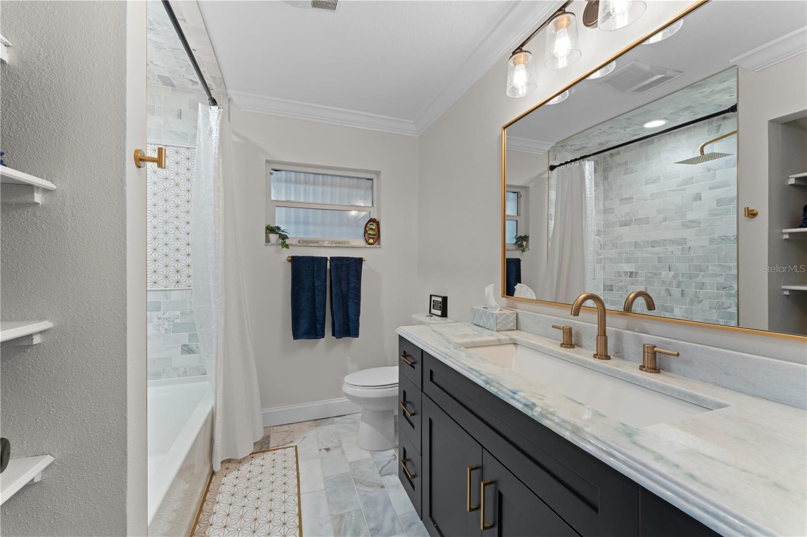 FLOR A MAR - Residential