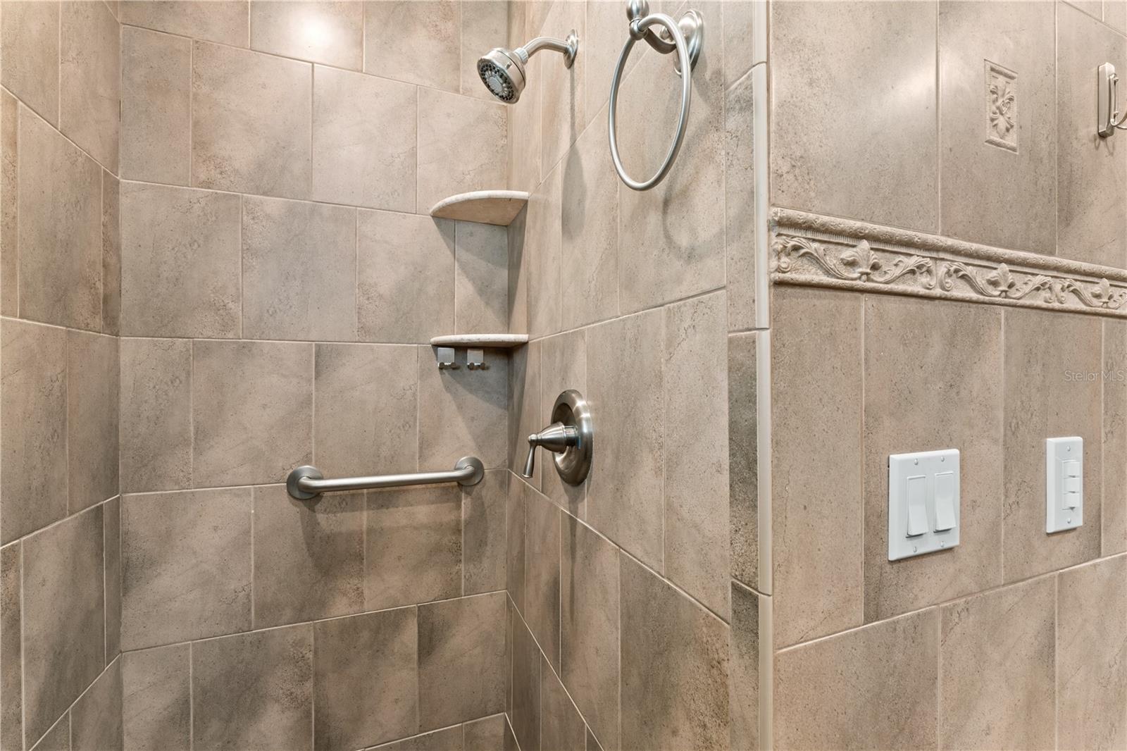 FLOR A MAR - Residential