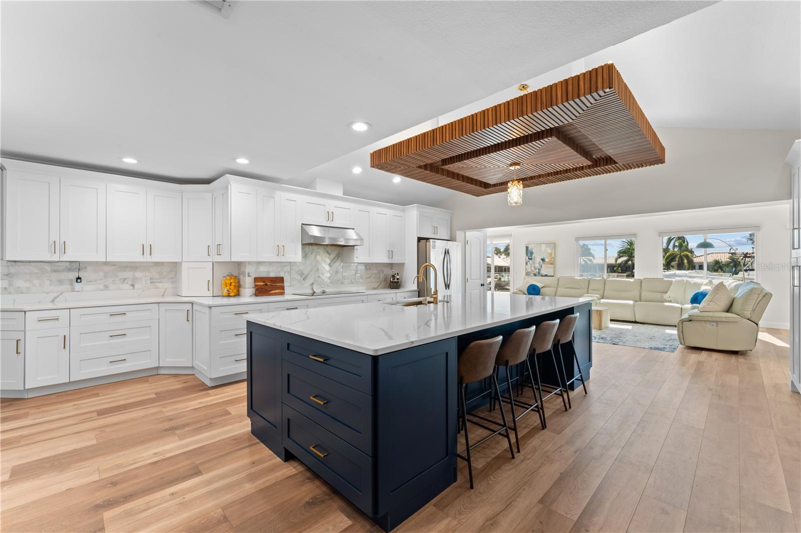 FLOR A MAR - Residential