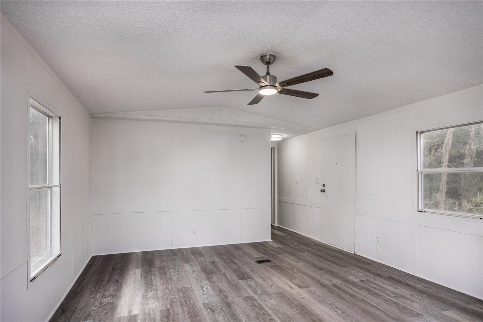 UNIVERSITY OAKS - Residential