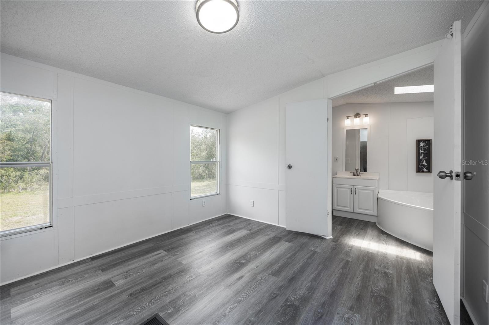 UNIVERSITY OAKS - Residential