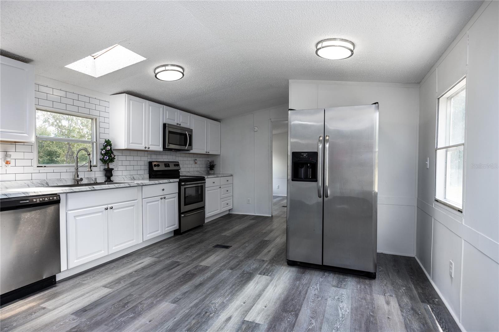 UNIVERSITY OAKS - Residential