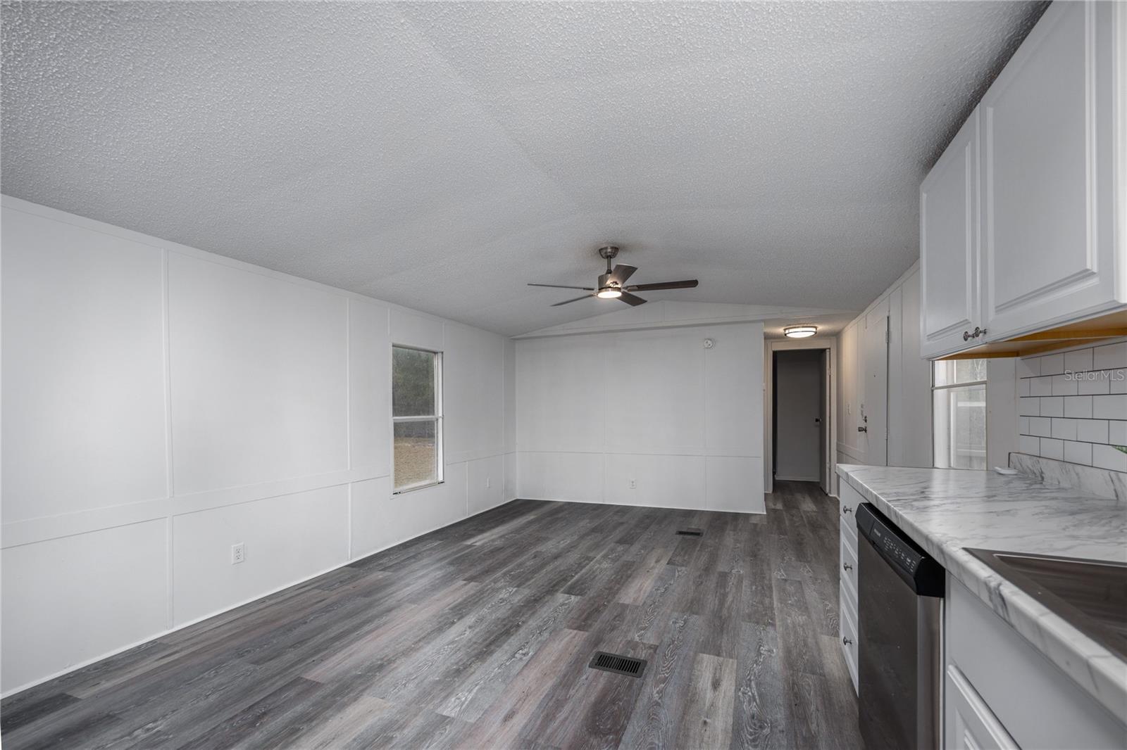 UNIVERSITY OAKS - Residential