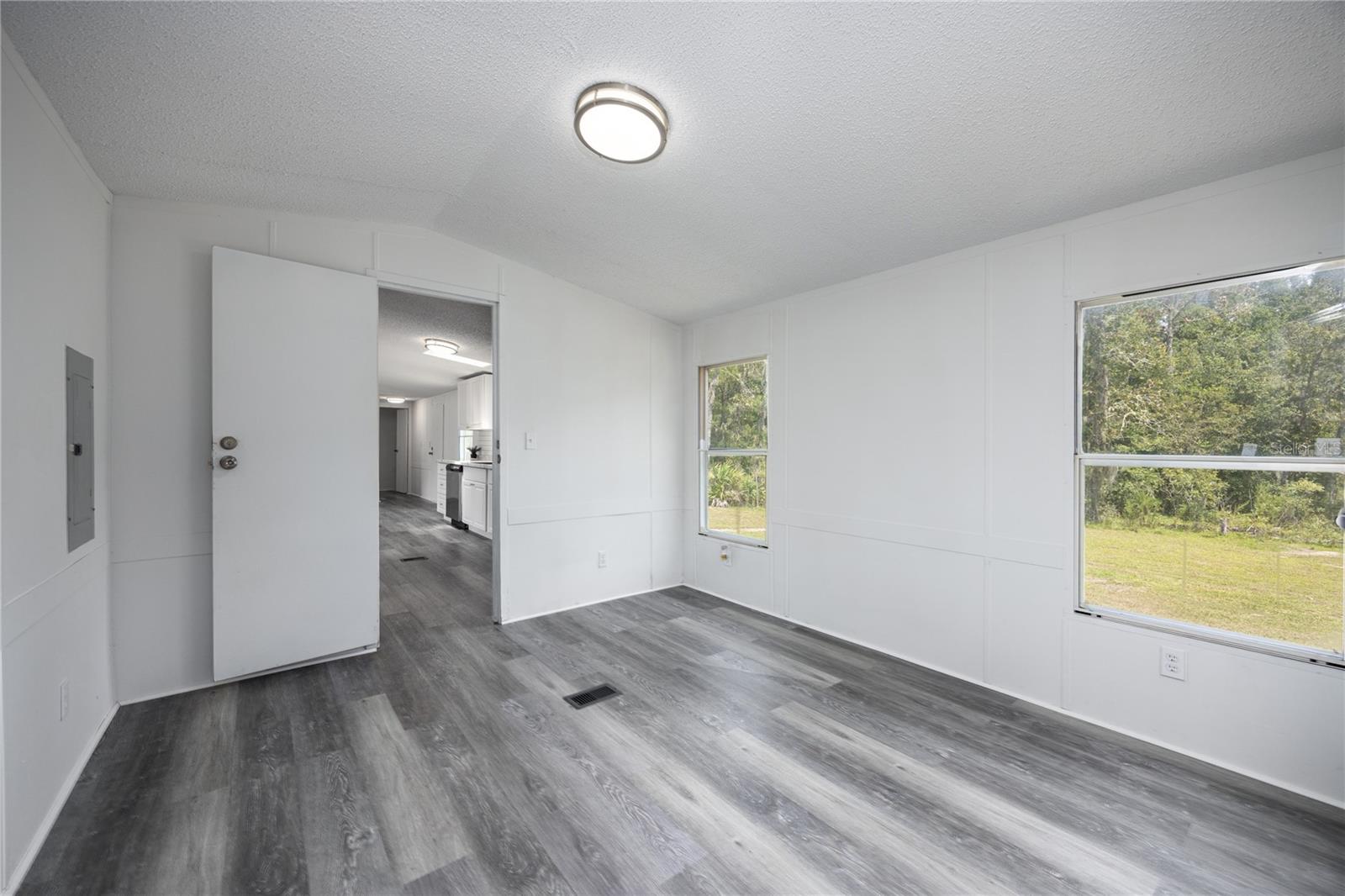 UNIVERSITY OAKS - Residential