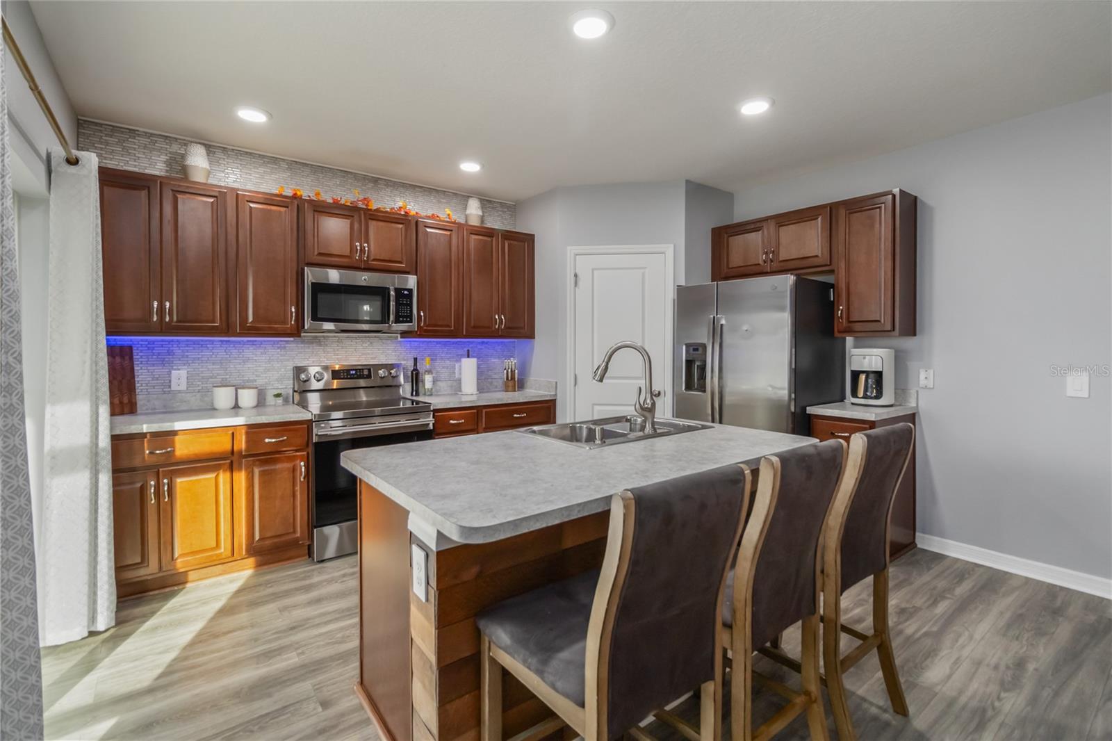 EAGLE POINTE PH III SUB - Residential