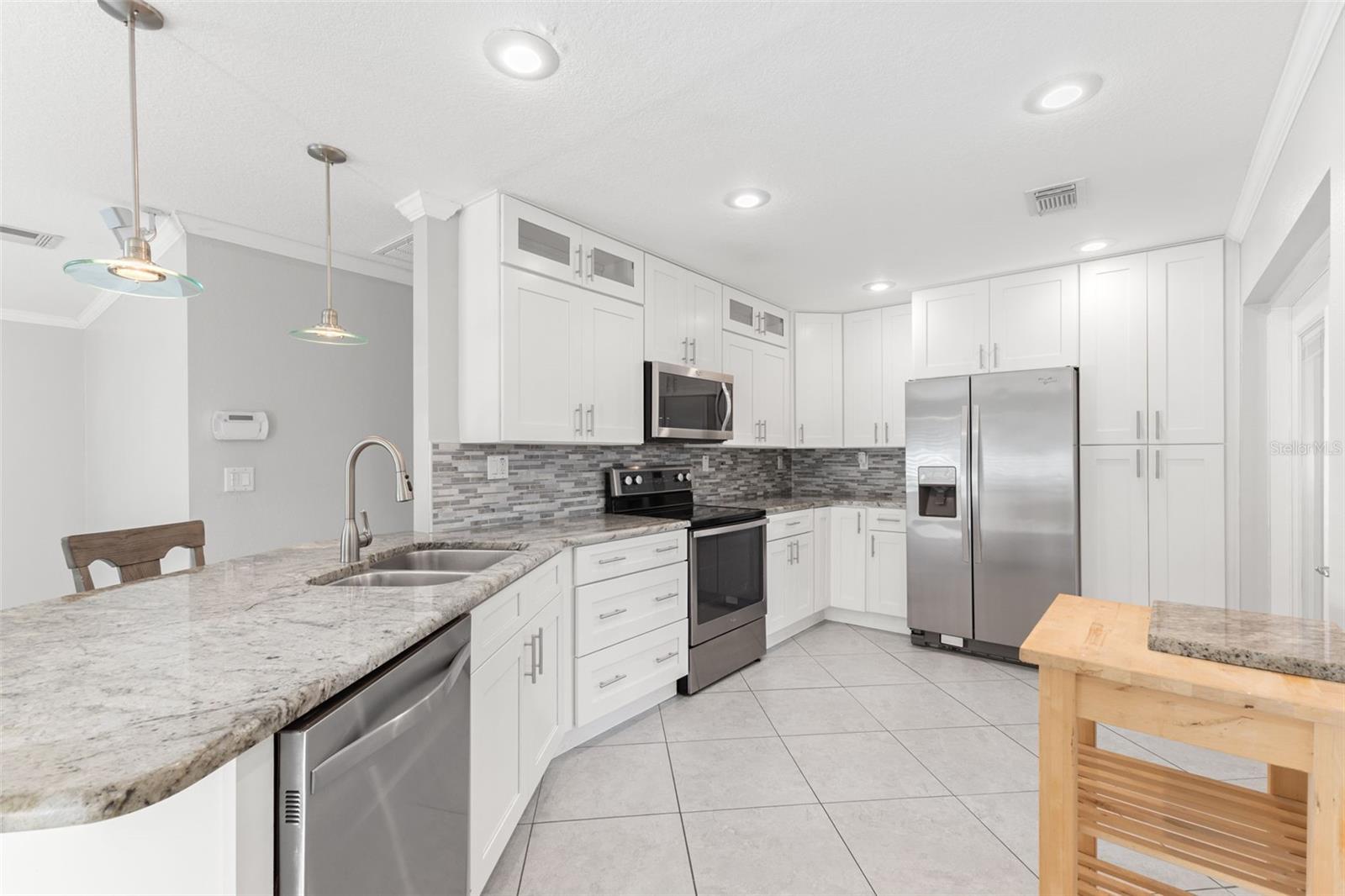 OAKDALE MANOR ADD - Residential Lease