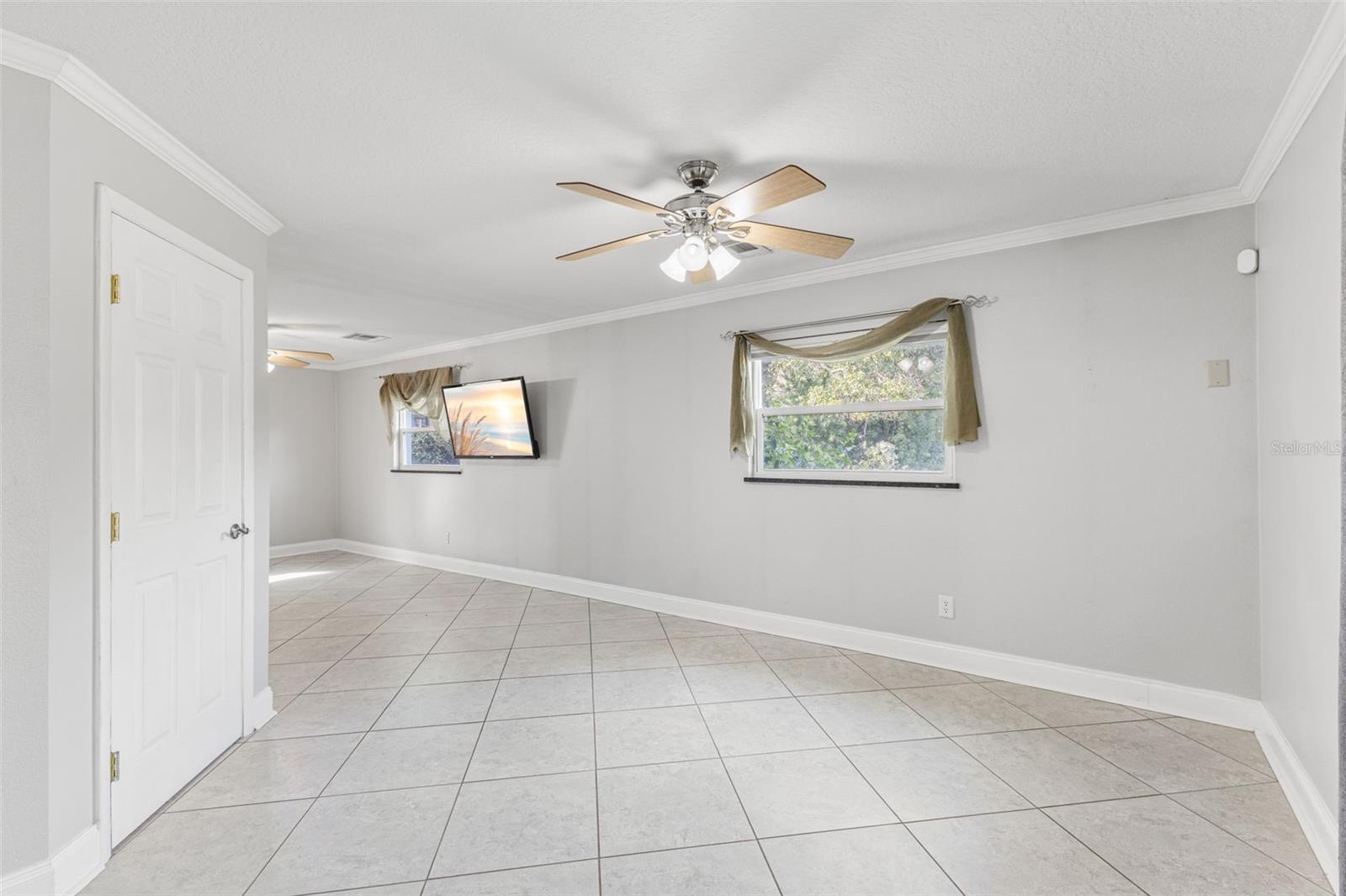 OAKDALE MANOR ADD - Residential Lease