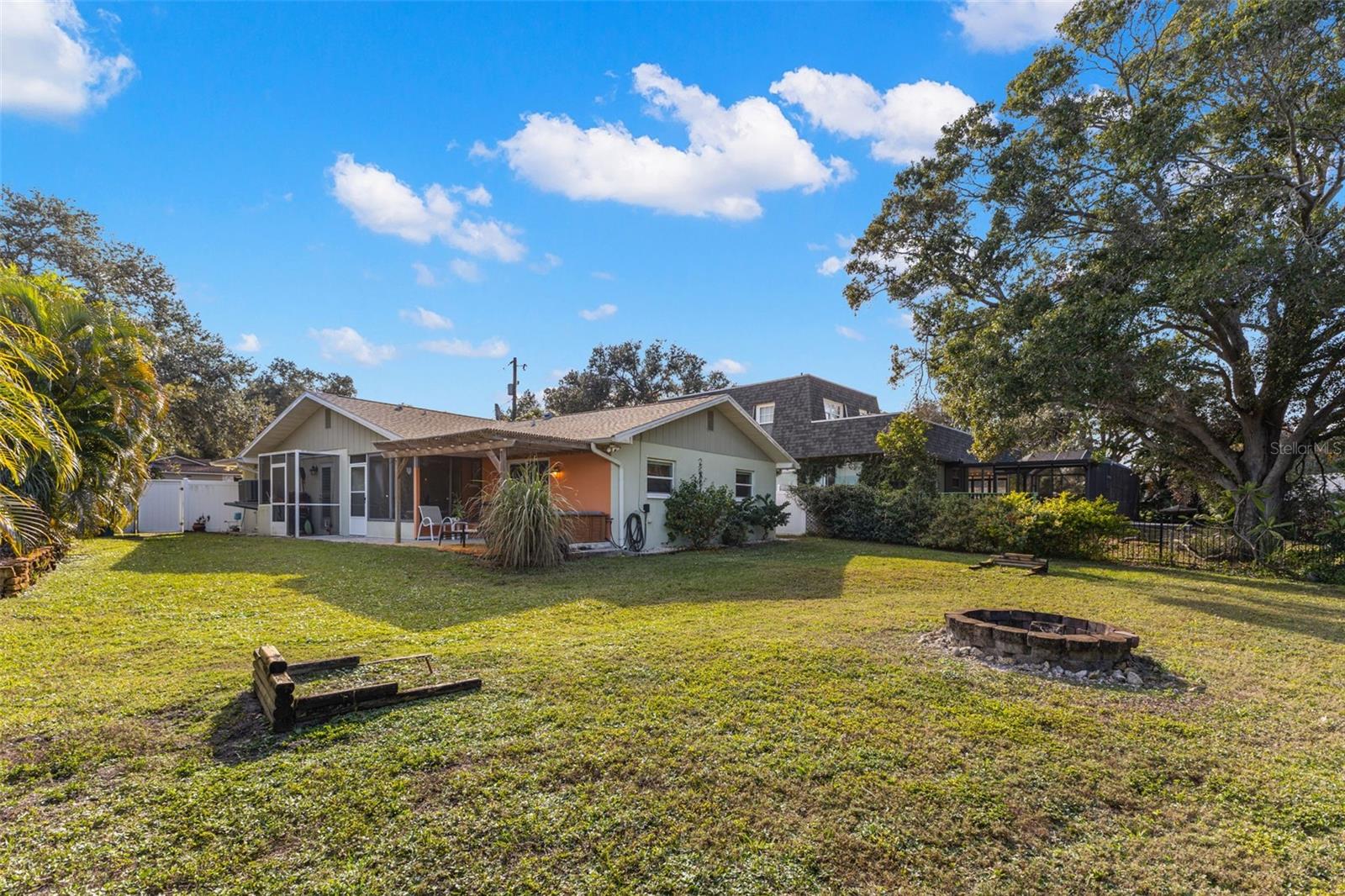 OAKDALE MANOR ADD - Residential Lease