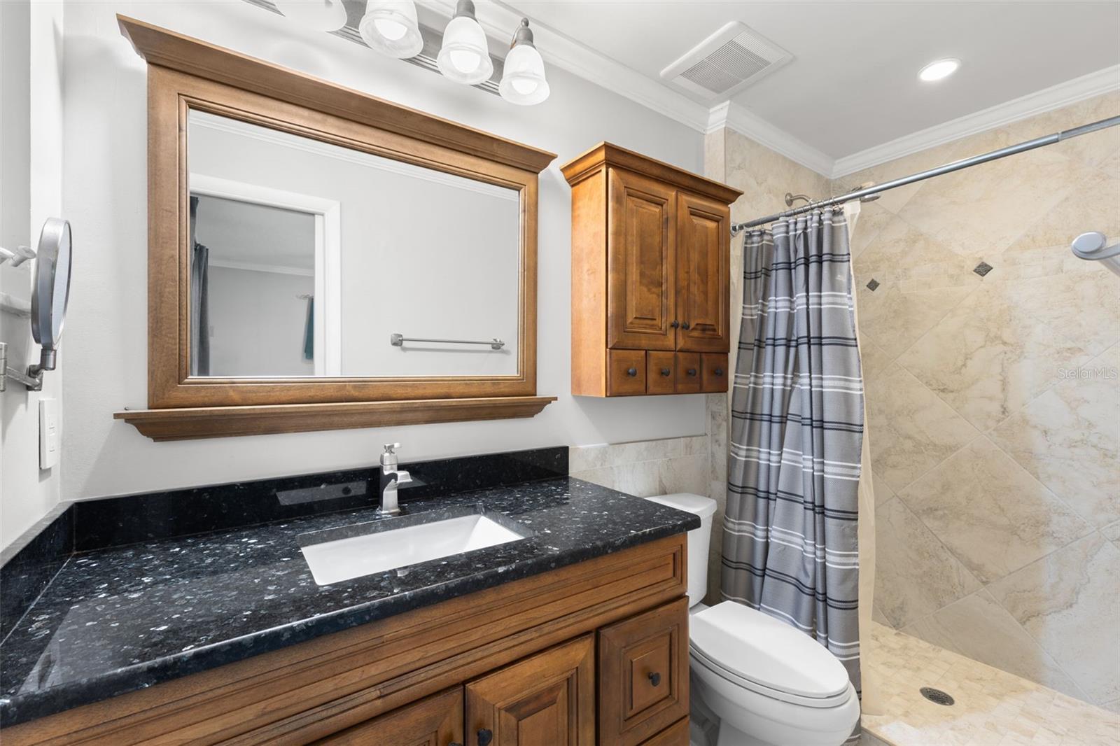 OAKDALE MANOR ADD - Residential Lease