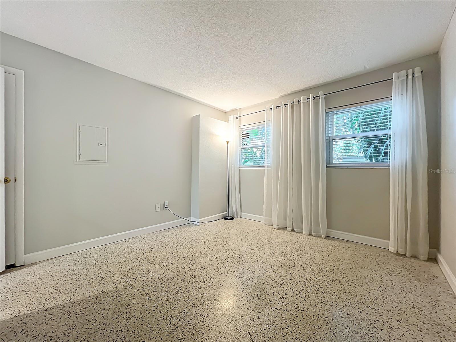 LAKESIDE/DELANEY PARK - Residential