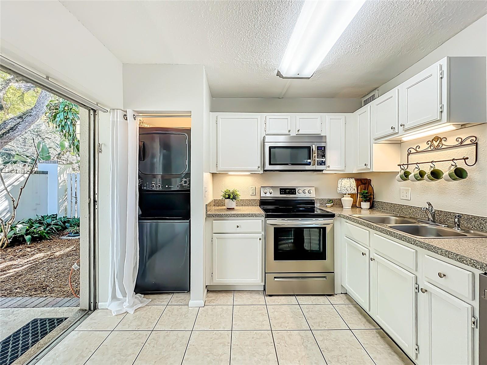 LAKESIDE/DELANEY PARK - Residential