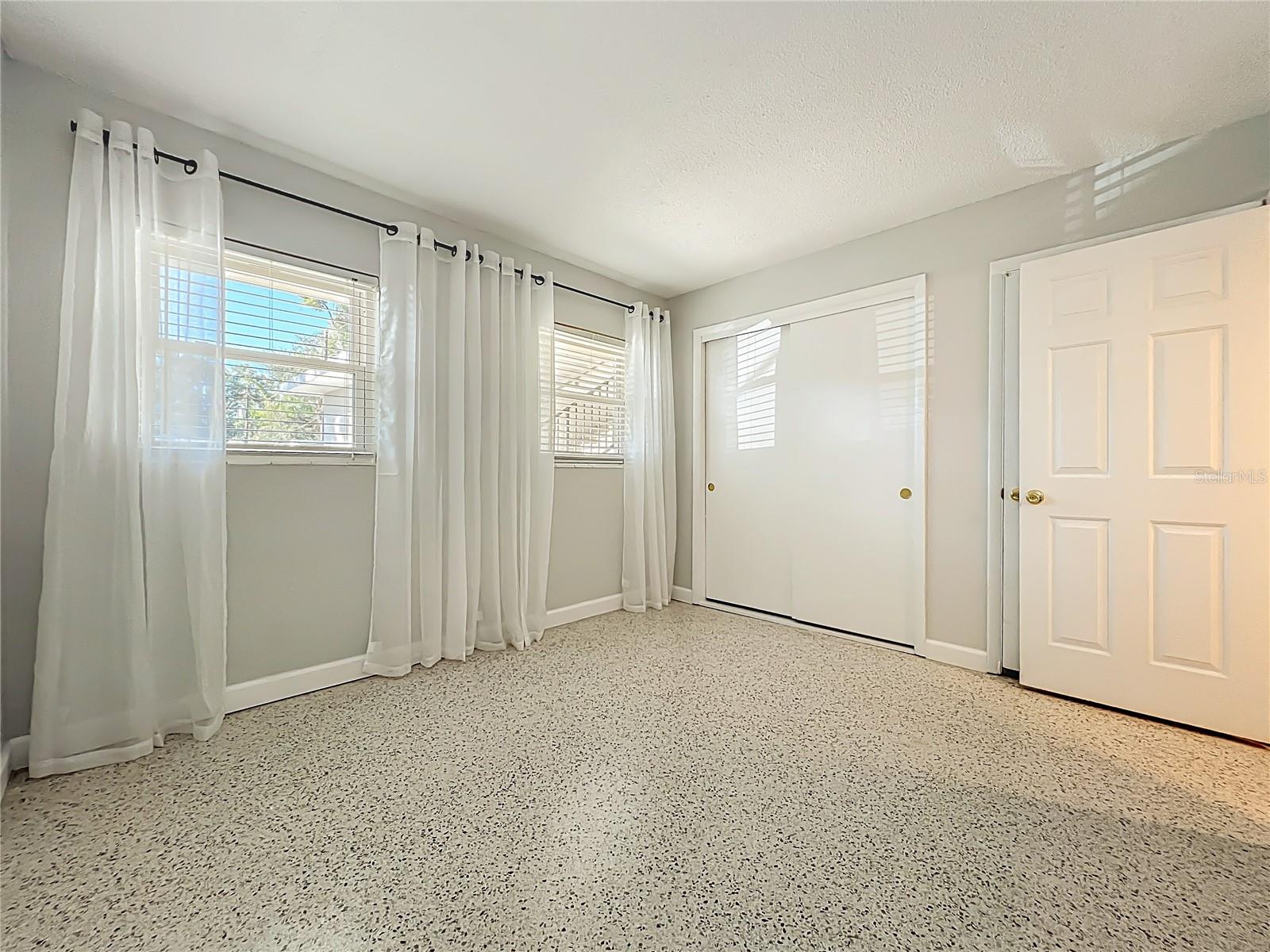 LAKESIDE/DELANEY PARK - Residential