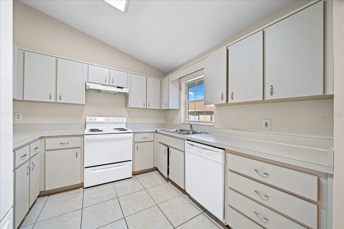 DOVE HILL - Residential