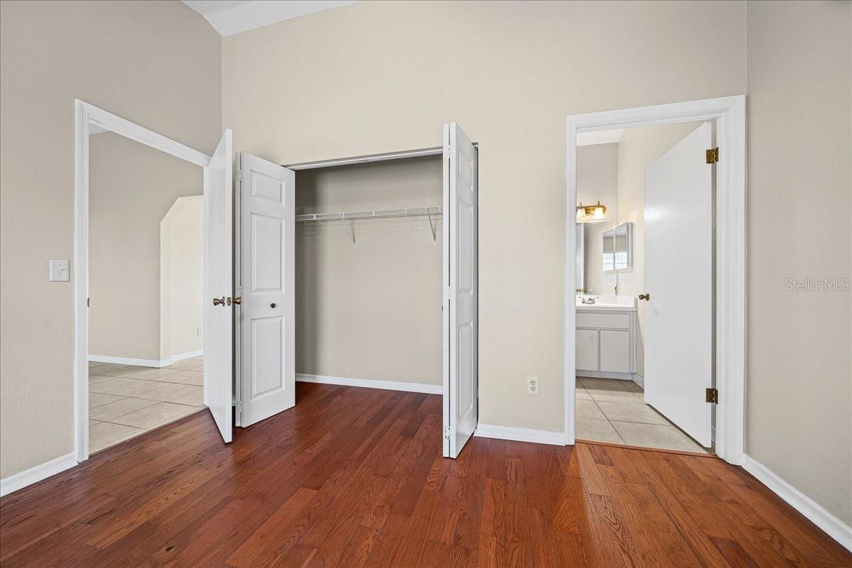 DOVE HILL - Residential