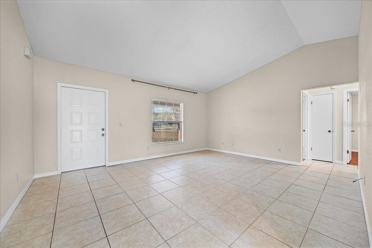 DOVE HILL - Residential