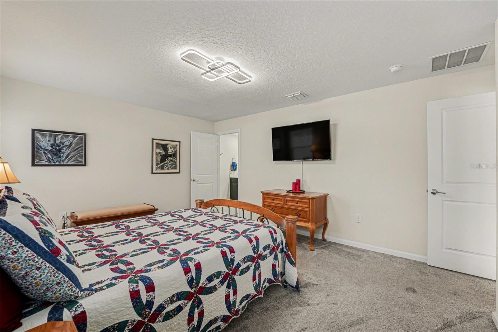 LIBERTY RIDGE AND WINDSOR RESERVE - Residential