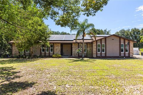 Photo of 579 W Kingway Drive, Deltona, FL 32725 (MLS # O6333230)