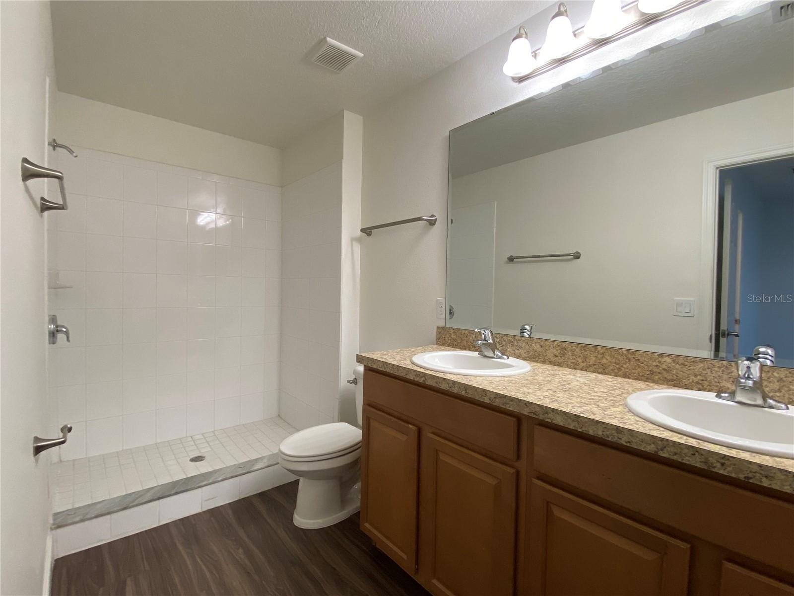 THE PARKE AT HANOVER PLACE - Residential Lease