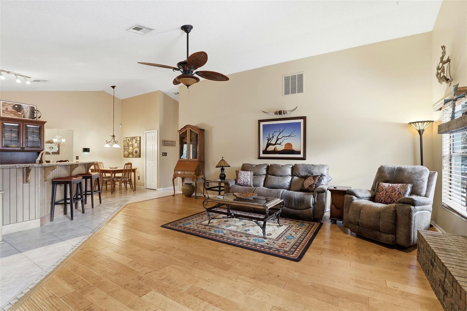 UNIVERSITY WOODS PH 02 - Residential