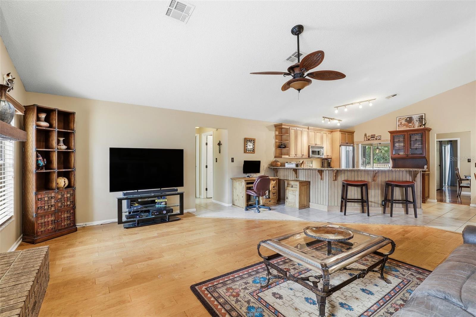 UNIVERSITY WOODS PH 02 - Residential