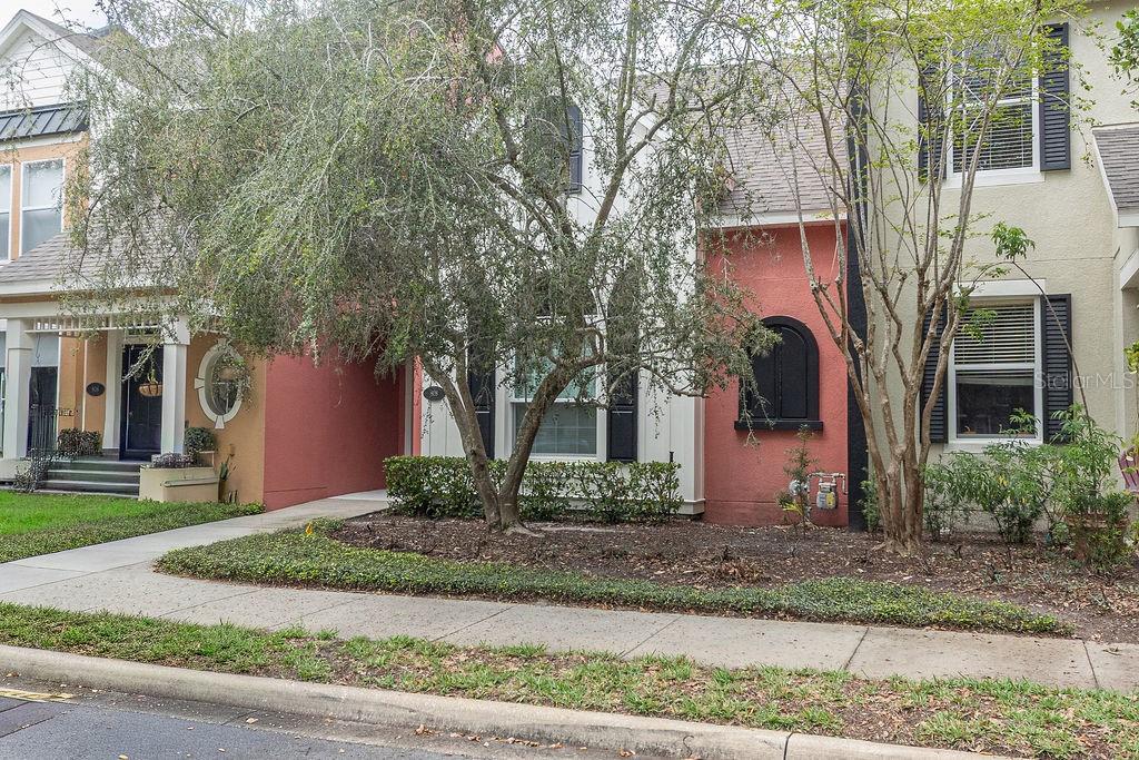 808 CARLYLE LANE