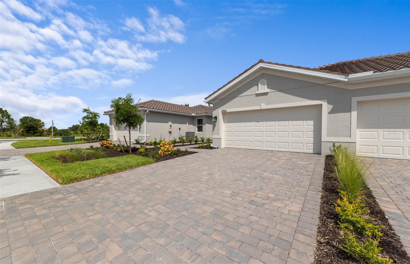 27104 CLAM SHELL COURT