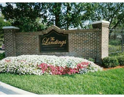 ***ATTENTION INVESTORS and 1ST TIME HOME OWNERS - MAJOR PRICE DROP*** - LOCATION, LOCATION, LOCATION! Fantastic Carrollwood 1 bedroom, 1 bath top floor condo! ALL VINYL TILE FLOORING THROUGHOUT! Light and bright open floor plan with tall ceilings. The living room and primary suite offers access to the screened in balcony. Spacious living room, large bedroom with en-suite bath and generous walk-in closet. The Landings is a gated community that features a clubhouse, pool, gym, volleyball court, two tennis courts, scattered picnic tables, pet stations and an on-site car wash area. Beautifully landscaped open green spaces around and between buildings with two beautiful fountain lakes. Wonderful location close to Northdale shopping, great Carrollwood restaurants and tons of entertainment! Easy access to the Veterans Expressway, Dale Mabry and Linebaugh Avenue.