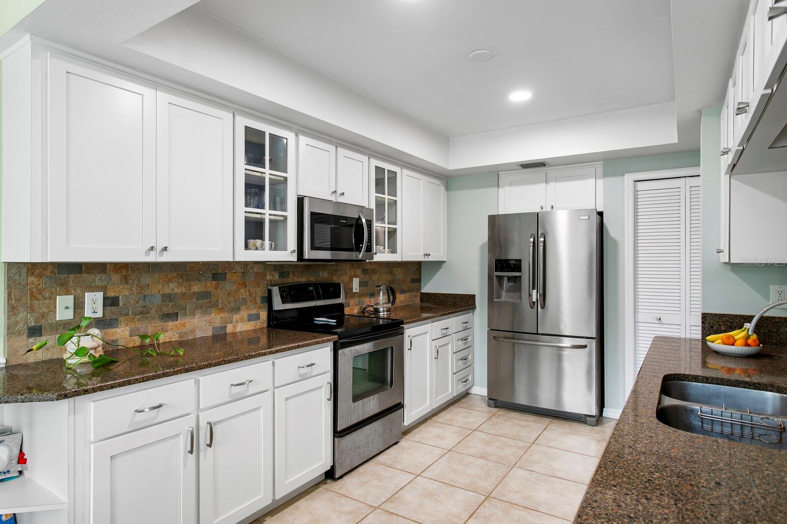 BELLE MEADE - Residential