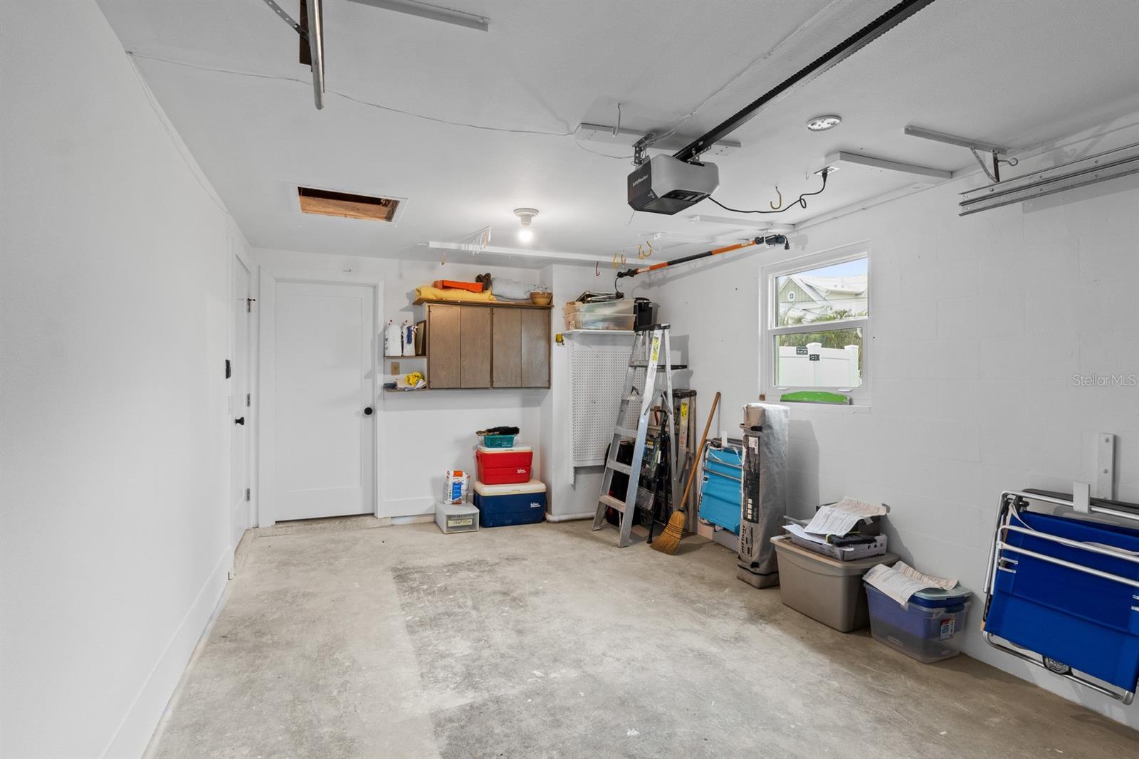 KEY ROYALE TERRACE - Residential