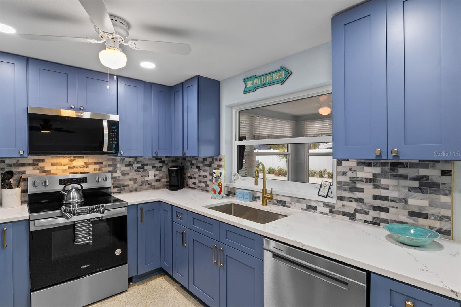 KEY ROYALE TERRACE - Residential