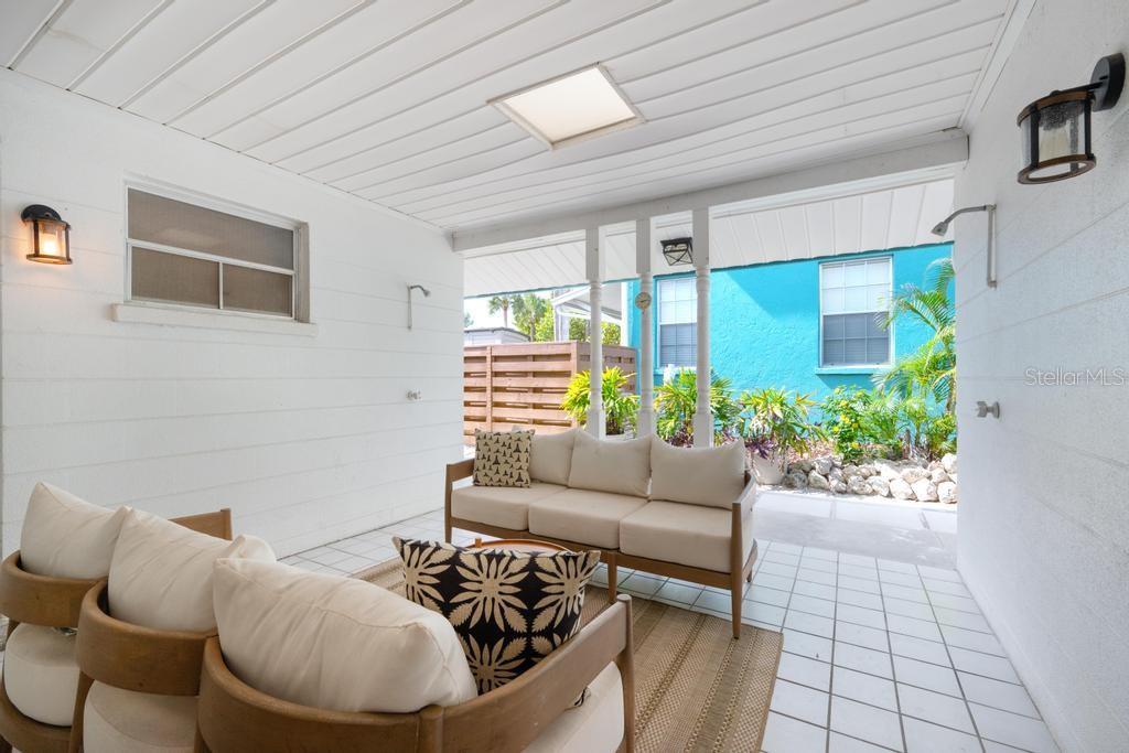 ANNA MARIA BEACH - Residential Income