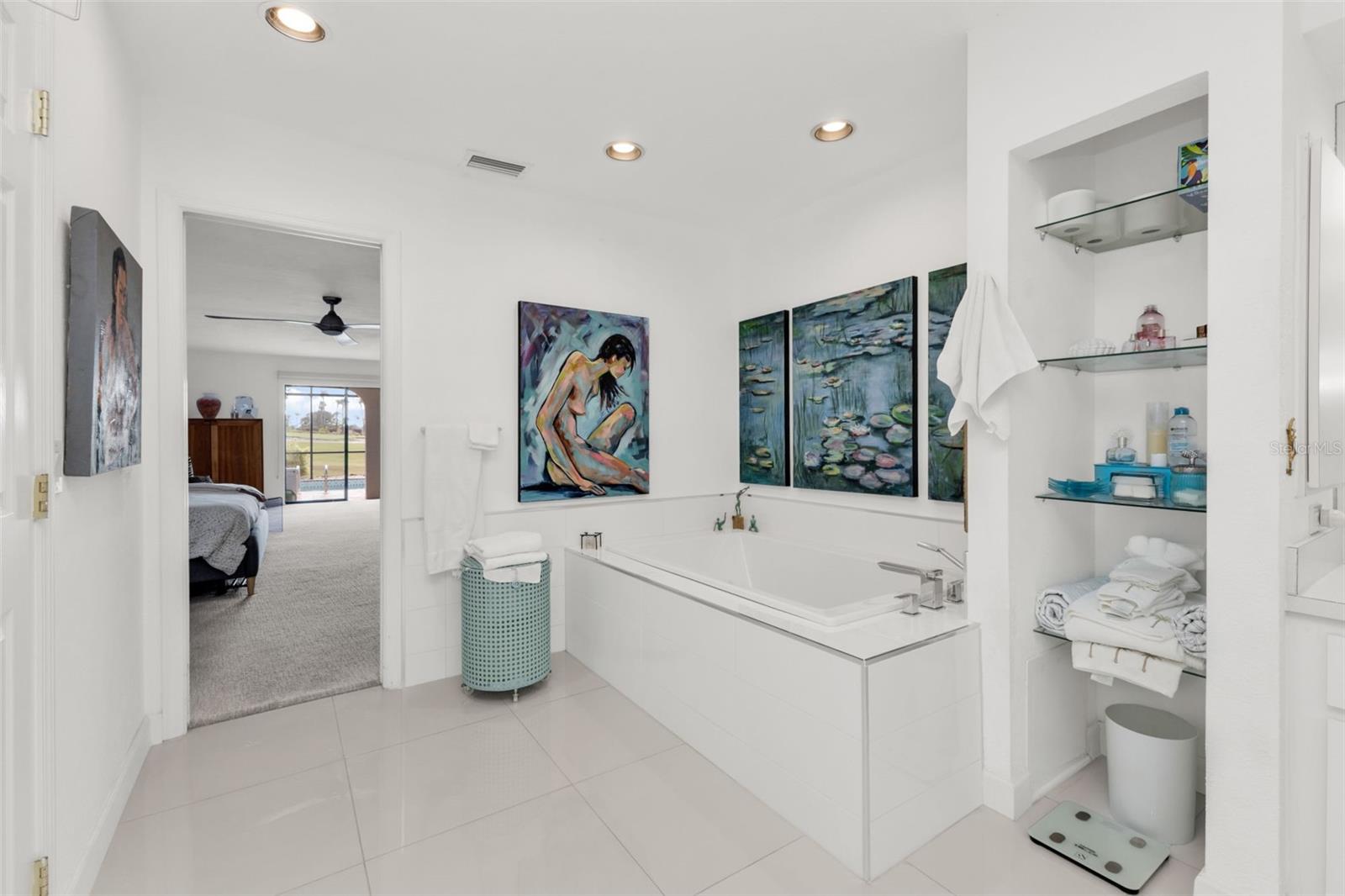 KINGS CROSSING - Residential