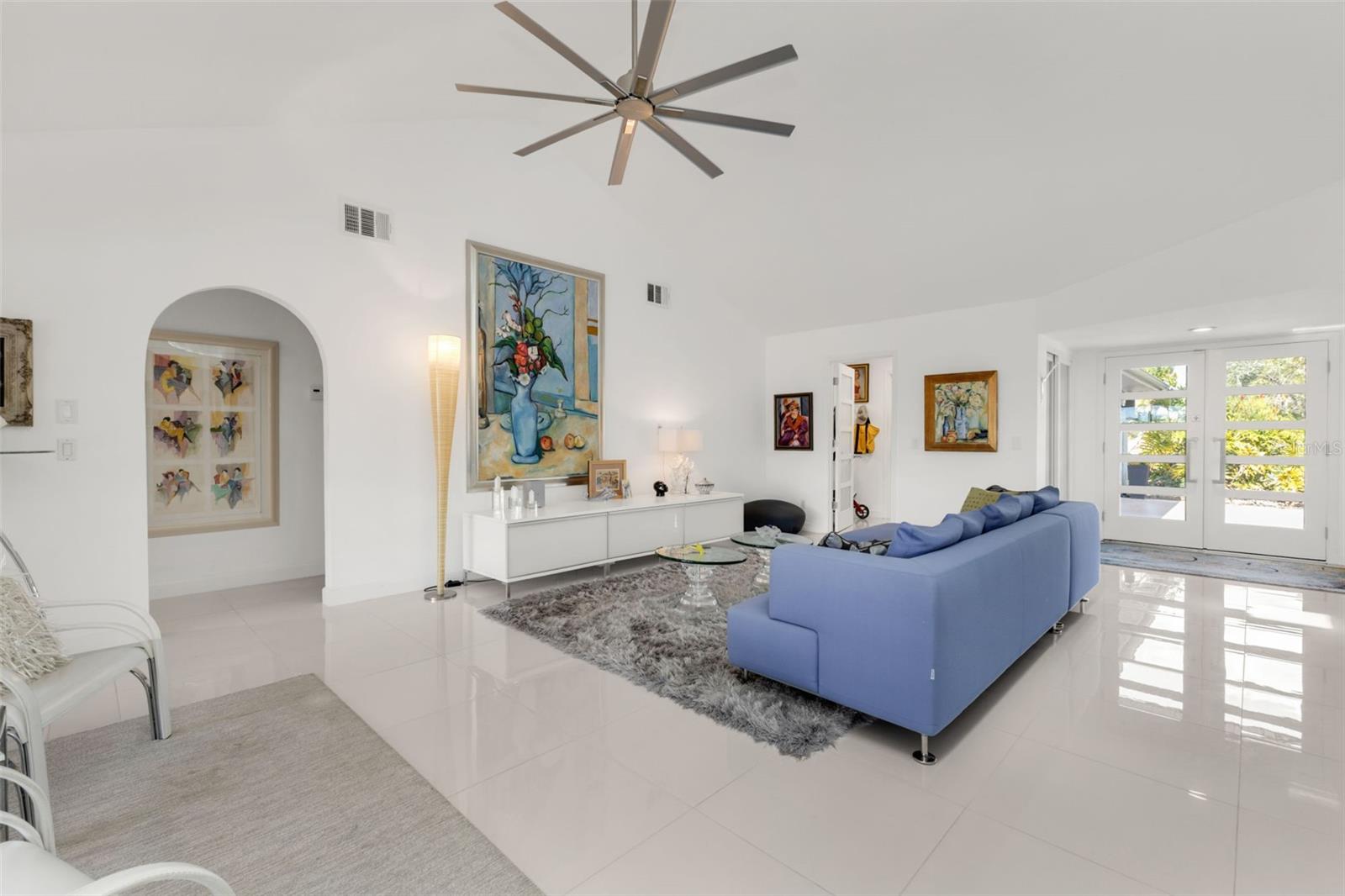 KINGS CROSSING - Residential