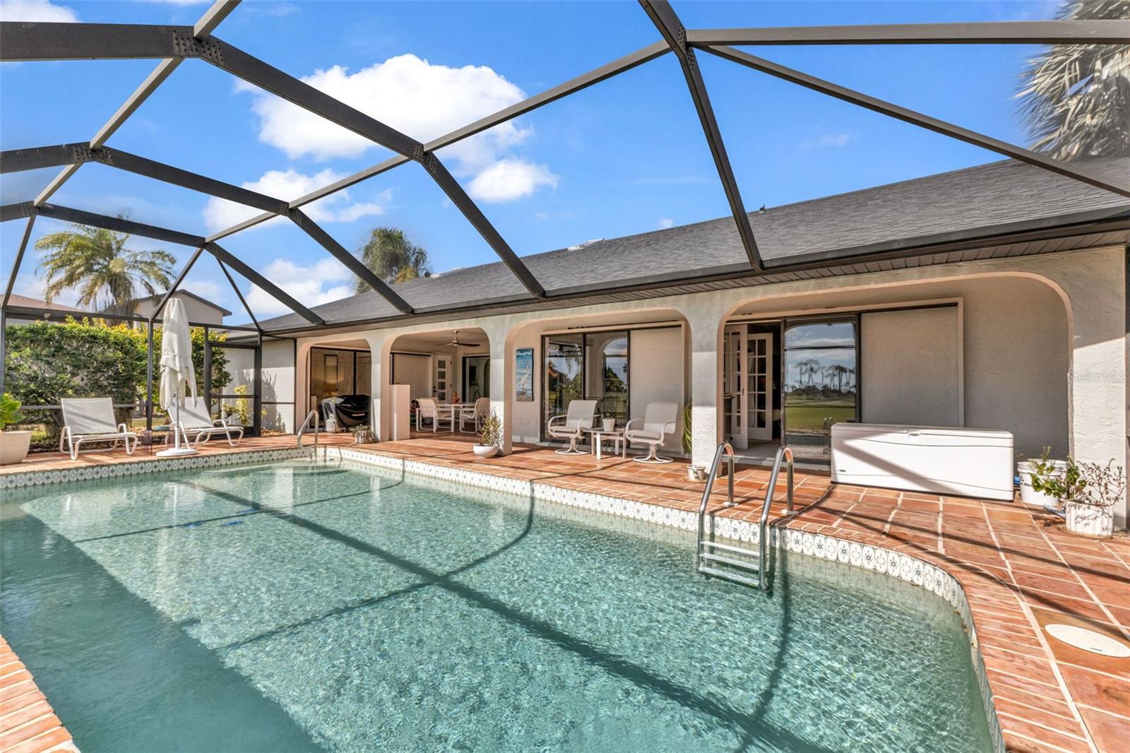 KINGS CROSSING - Residential