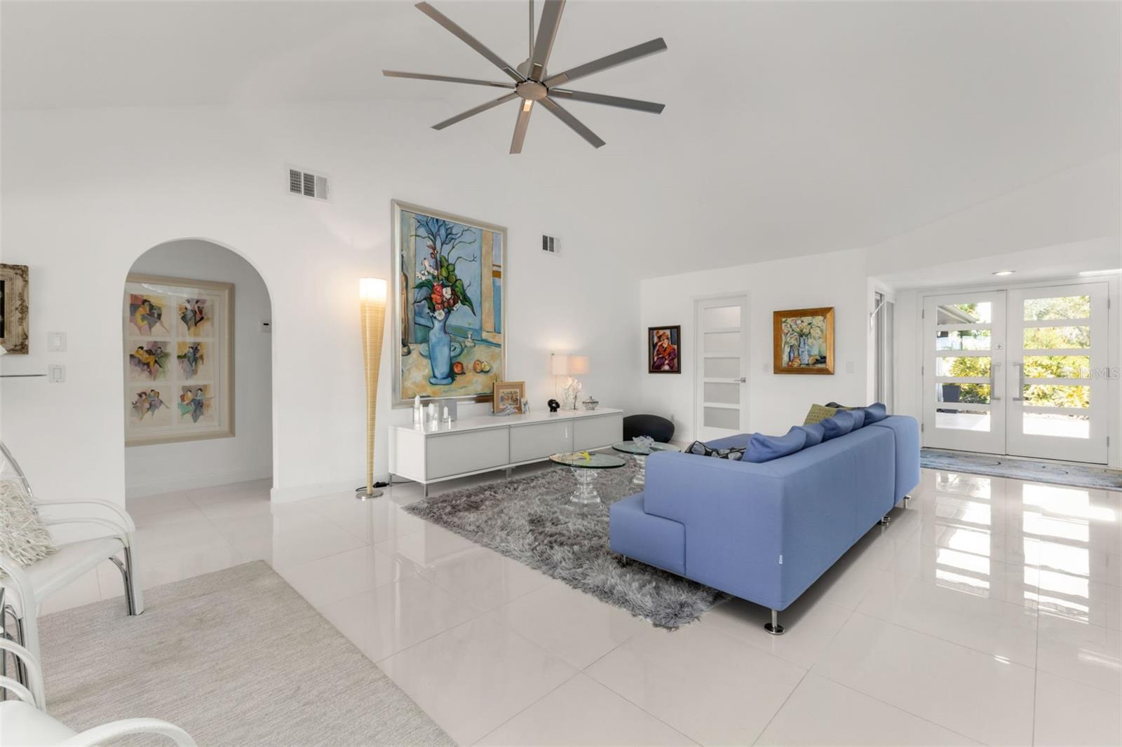 KINGS CROSSING - Residential