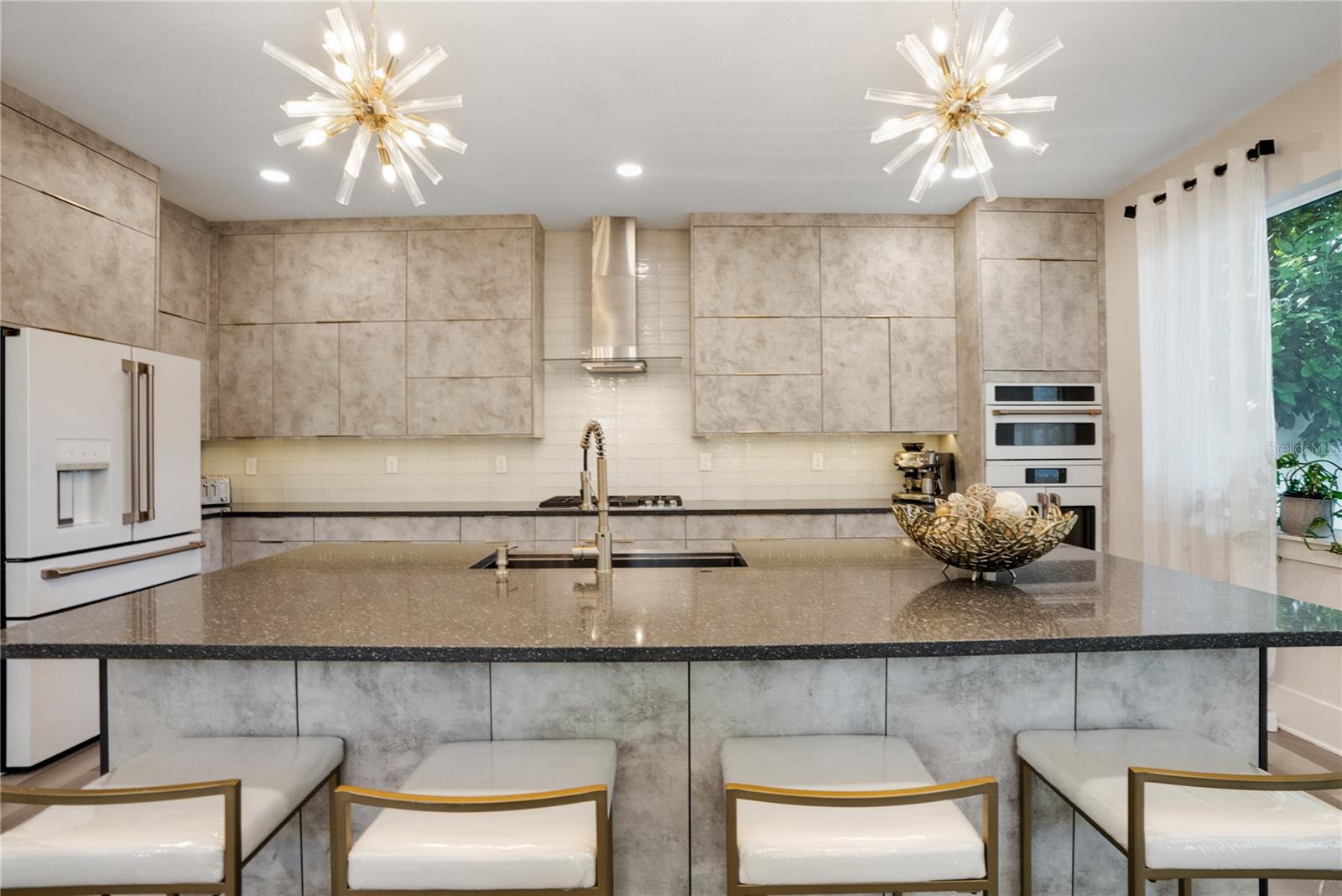 SUNSET GARDENS - Residential